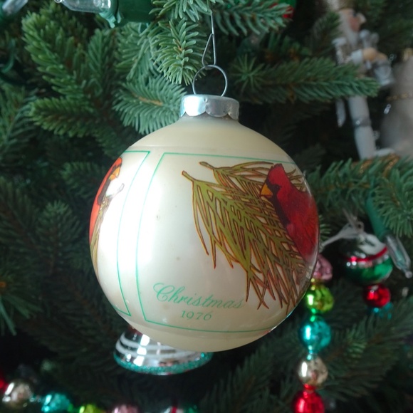 Vintage Hallmark Cards Inc. Christmas 1976 2 Sided Cardinal Glass Ball Ornament - Picture 9 of 10